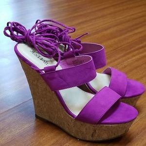 Tie-up wedges